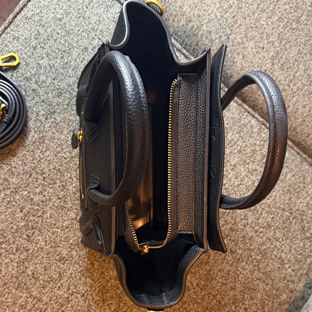 Elegant Black Handbag/Satchel - Picture 10 of 16